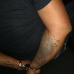 Viajan en camioneta robada, disparan contra policías, inicia persecución, chocan contra patrulla y son detenidos en la Colonia Ignacio Zaragoza