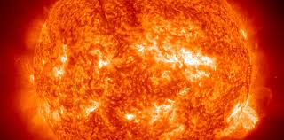 Tormenta solar azota la Tierra, podría afectar telecomunicaciones