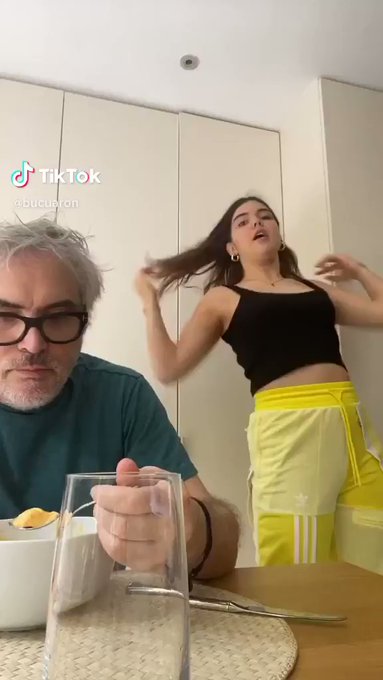 El poco glamuroso, pero divertido debut de Alfonso Cuarón en Tik Tok (videos)