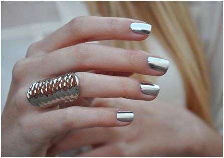 Color y brillo a tus uñas, tendencia para la temporada invernal