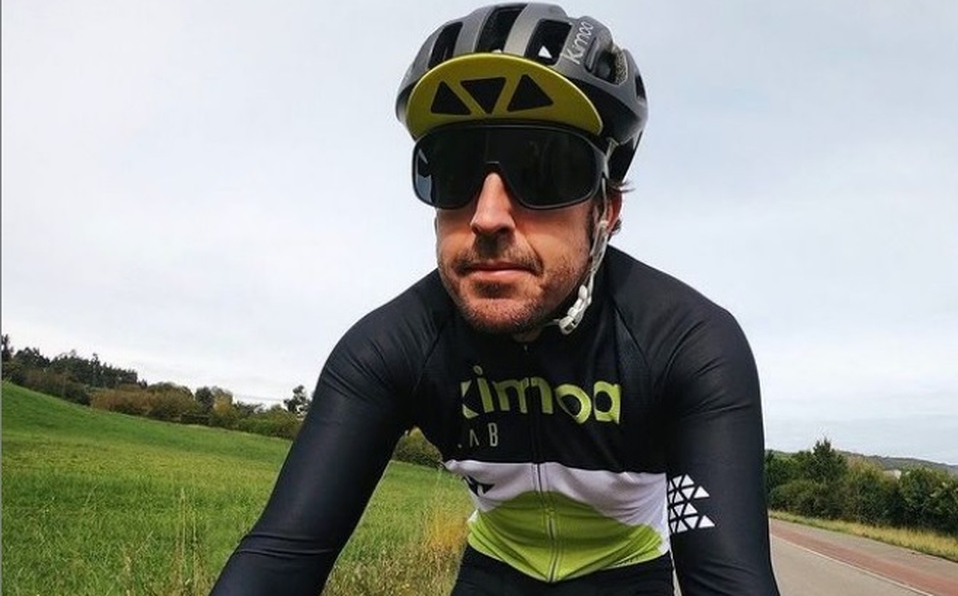 Fernando Alonso, operado con éxito tras sufrir un accidente en bicicleta en Suiza