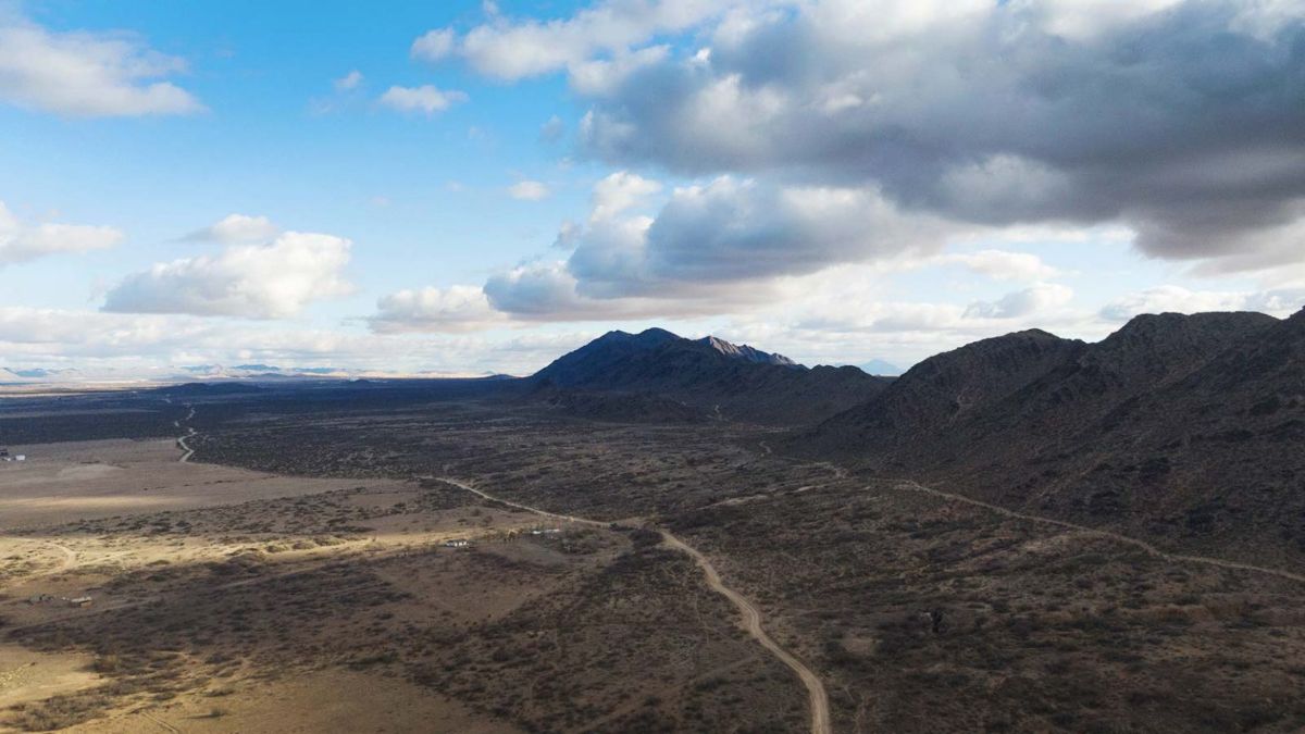 Juez ordena detener mina en Samalayuca, Chihuahua