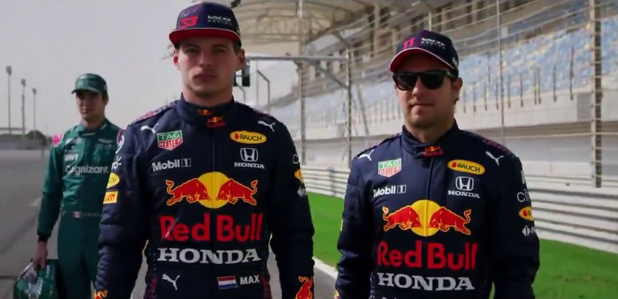 Checo Pérez debuta con Red Bull en Bahréin