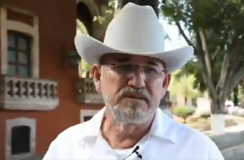 Hipólito Mora se registra como candidato del PES a la Gubernatura de Michoacán (video)