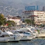 Acapulco luce atiborrado de turistas, pese a advertencia de nueva ola