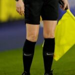 TV iraní corta cien veces la transmisión del Tottenham-United… ¡para no mostrar las piernas de la jueza de línea!