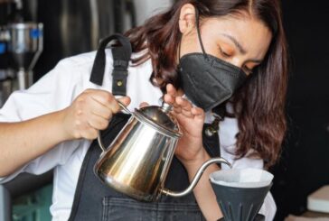 Carlos Boj nos invita a conocer sus primeras experiencias con el delicioso y aromático café