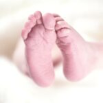 Nace bebé con trifalia o tres penes; dos de los miembros viriles le son amputados