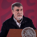 El resbalón de Scherer Ibarra: “Tapar la boca a periodistas”