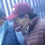 Mario Delgado, ¿líder escatológico?; prefiere ir al baño que dar la cara a los militantes de Morena cuando lo increpan (video)