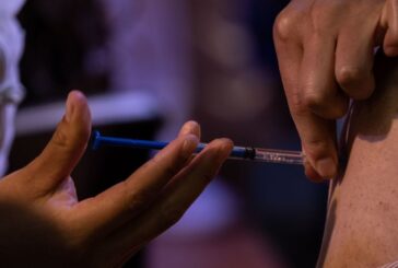 Vacuna CDMX a su personal de Protección Civil; a los de alcaldías, no