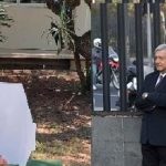 Una joven aspiracionista, dura lección a AMLO, quien sólo tiene aspiraciones 'monárquicas'