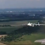 Dron graba despegue del An 225, el avión más grande del mundo (video)