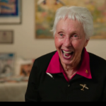 Wally Funk, de 82 años, que entrenó para el programa Mercury de la NASA, se va al espacio con Jeff Bezos (video)