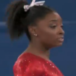 Simone Biles se retira de la final de gimnasia por equipos