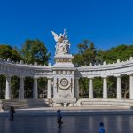 Claudia destrona a Gatell: Él dice rojo, ella impone naranja  