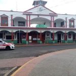 Causan destrozos en palacio municipal de Omealca; Roban armas y someten al único policía que se hallaba