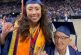 Rene se gradúa junto con su nieta de la Universidad de Texas casi a los 88 años