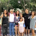 Un joven abuelo y Camila, la nieta mayor, una chica excepcional