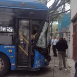 Choca trolebús en Iztapalapa; reportan tres lesionados (fotos)