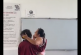 Cuando los 'abrazos' llegan al salón de clases (video)