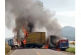 Reportan Código Rojo en Carapan, Chilchota, Michoacán; quema de vehículos y gente armada (video)