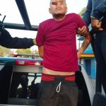 Sector Zaragoza de SSC-CDMX detiene a dos hombres que presuntamente agredieron con un arma de fuego a una persona; les decomisan un arma de fuego, cartuchos útiles, y cocaína en piedra
