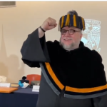 Guillermo del Toro ya es puma; recibe doctorado Honoris Causa de la UNAM (video)