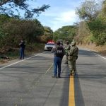 Hallan cadáver con una cartulina encima: Esto me pasó por feminicidio, pero ya no lo volveré a hacer