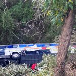 Un muerto y 17 lesionadas tras un choque entre un camión de carga y un autobús de pasajeros