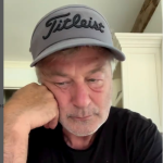 En el caso Rust, el actor y productor Alec Baldwin se declara inocente de todos los cargos