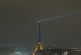 La Torre Eiffel se ilumina con los colores de Ucrania (video)