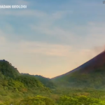 Continúa la actividad volcánica en el Monte Merapi, en Java, Indonesia (video) 🌋