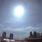 Sorprende brillante meteoro surcando los cielos de Kiev, en Ucrania (video)