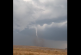 Impactante tornado visto desde la ventanilla de un auto (video)