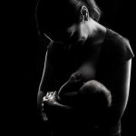 Proponen que mujeres en periodo de lactancia, puedan transportar la leche materna en su equipaje de mano