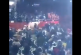 En pleno baile, aparece el 