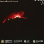 Esta madrugada, la actividad del Volcán Popocatépetl se volvió a intensificar (videos)