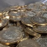 El peso fuerte y el campo débil
