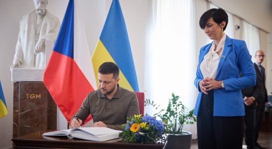 @ZelenskyyUa