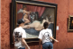 Ambientalistas atacan a martillazos la 'Venus del Espejo', en la 'National Gallery' de Londres (video)