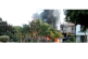 Sicarios balean e incendian tres lotes de venta de autos en Uruapan, Michoacán (video)