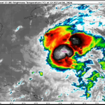 Huracán Beryl, ahora en categoría 3, sigue debilitándose, camino a Quintana Roo