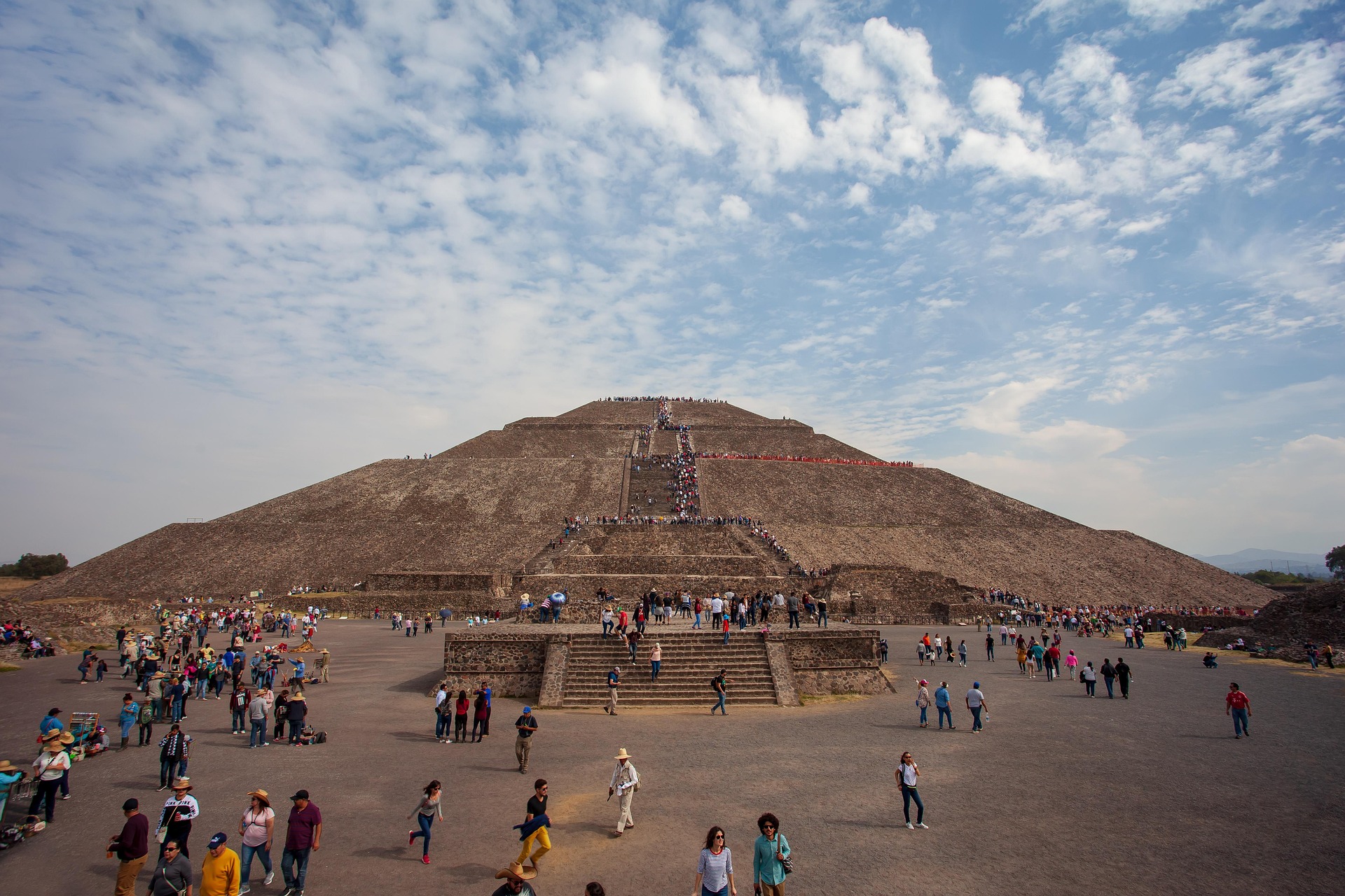 Teotihuacan, pirámides méxico/ ChepeNicoli en Pixabay