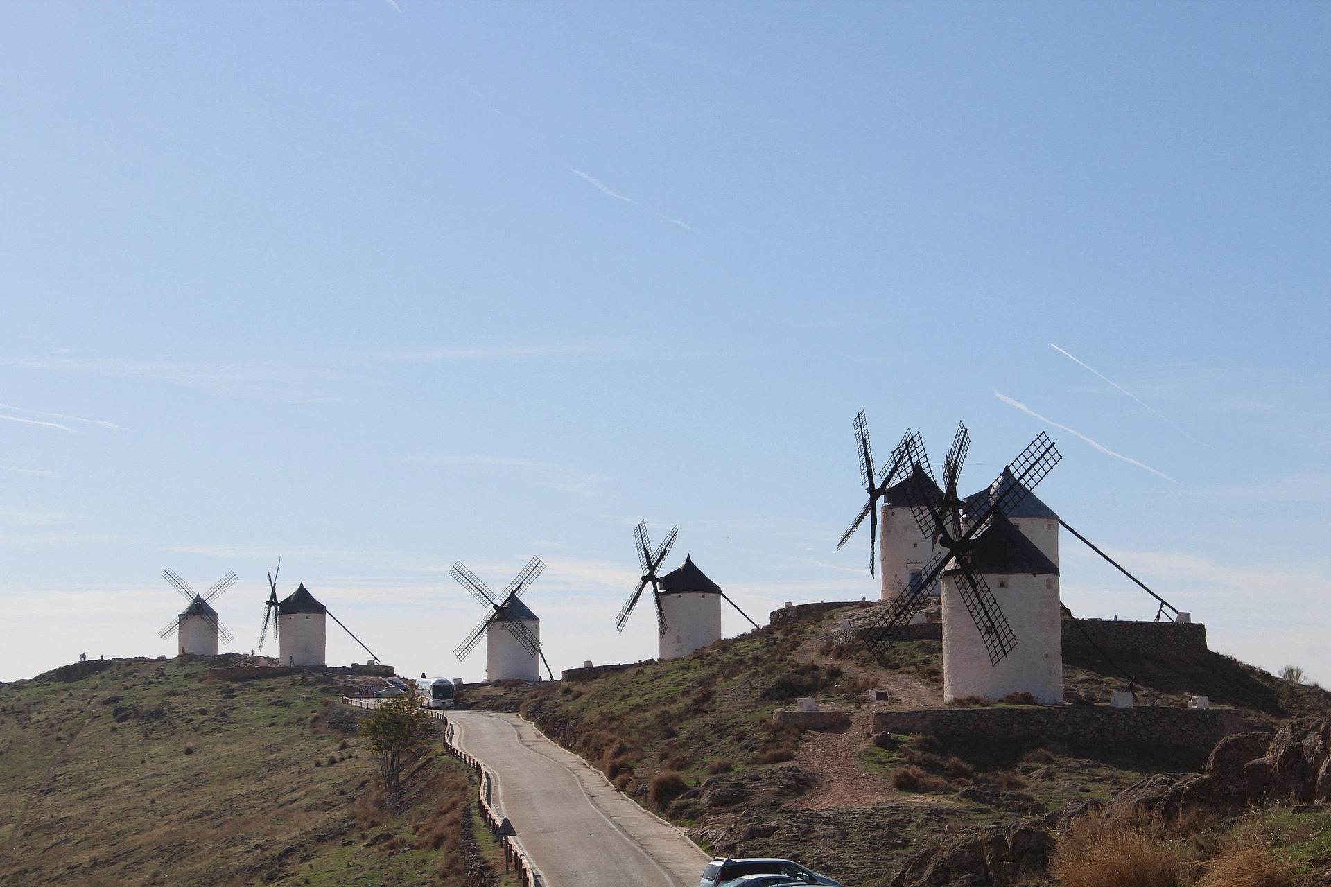 MOLINOS DE VIENTO/ ddzphoto en Pixabay